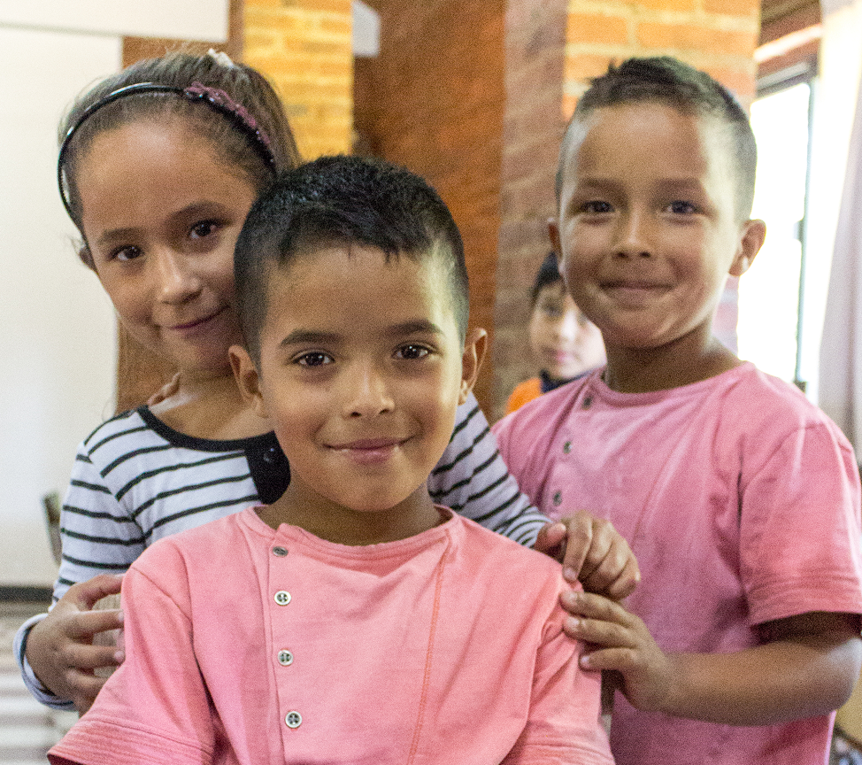 Niños beneficiarios del Banco de Alimentos